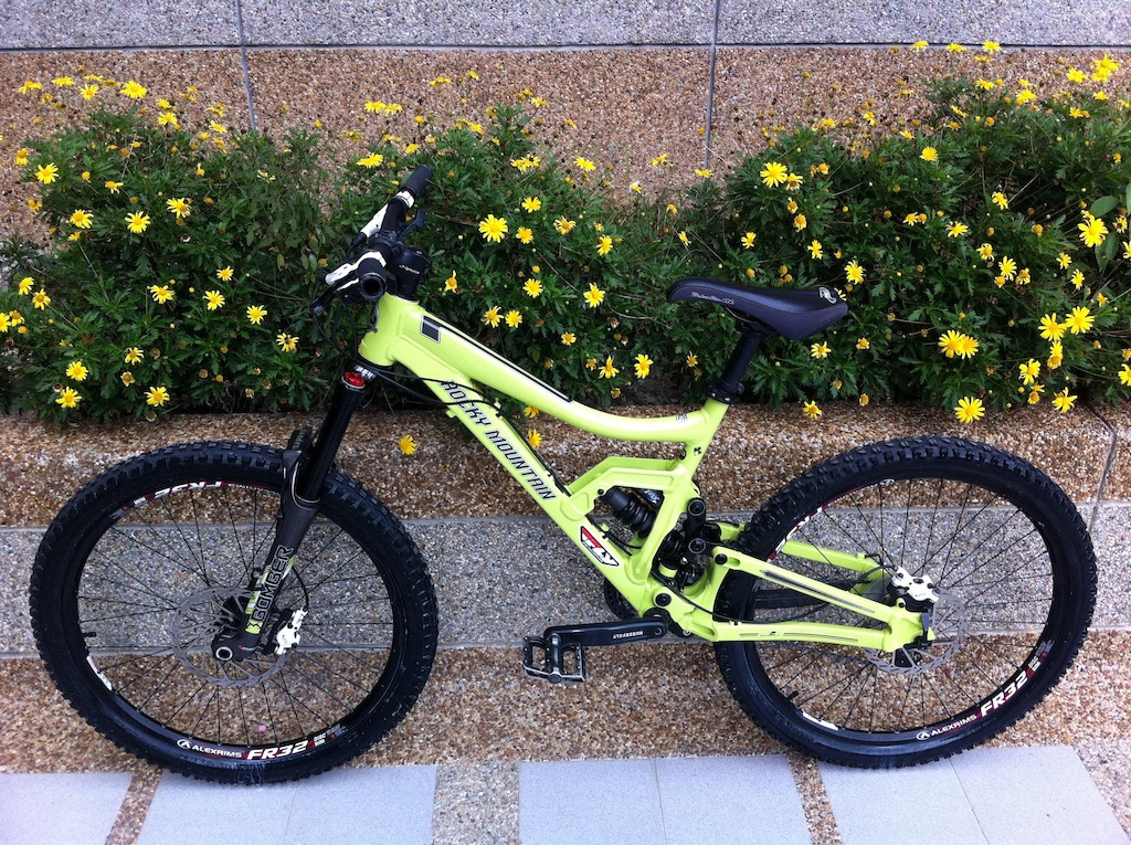 SE VENDE - Rocky Mountain Slayer SS año 2010 - Info: 0412-275-81-62