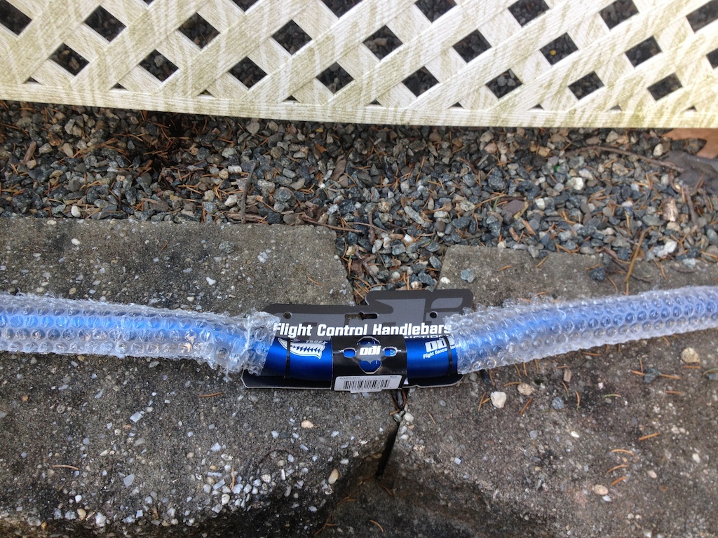 New ODI Flight Control bars, 
Candy Components Stem and Teva Grips!
Blue-ing out the Giant!
