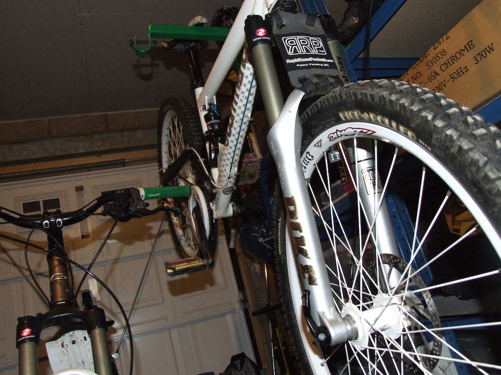 THE RIG'S 2013
-Old to new-
Dawes XC 2.2
Genesis Abyss
Onza Rip
Commencal Meta 4x