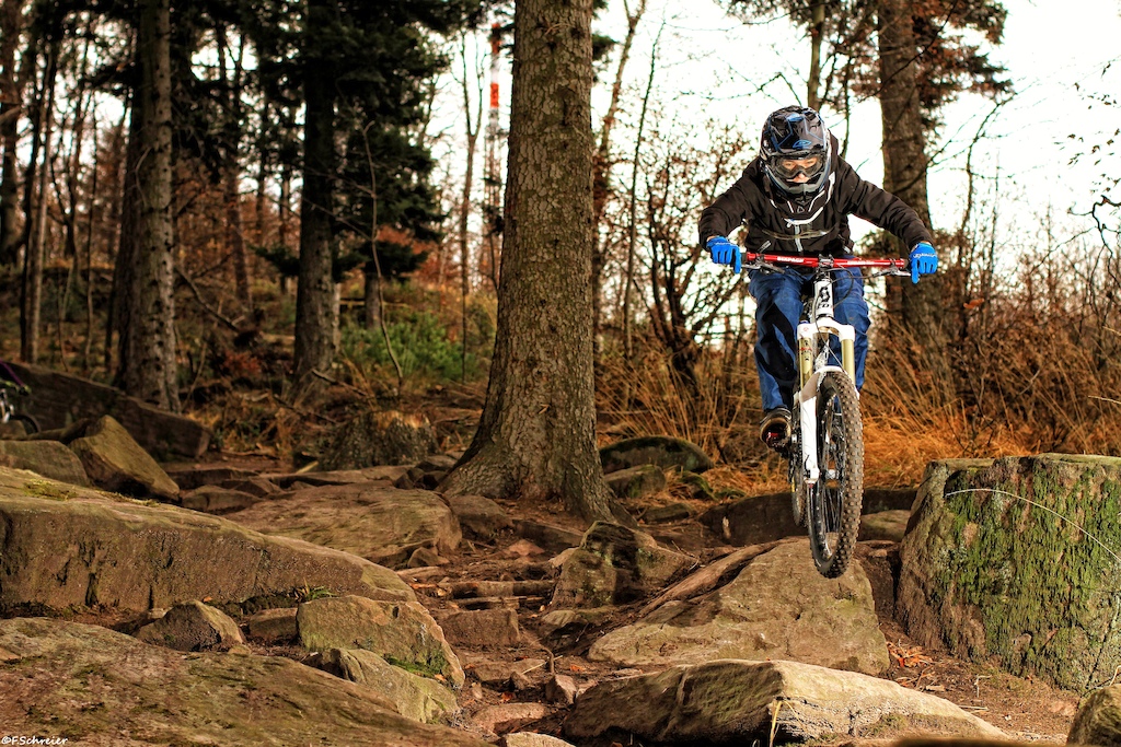 Flying through the Stonefield²



(C) Florian Schreier