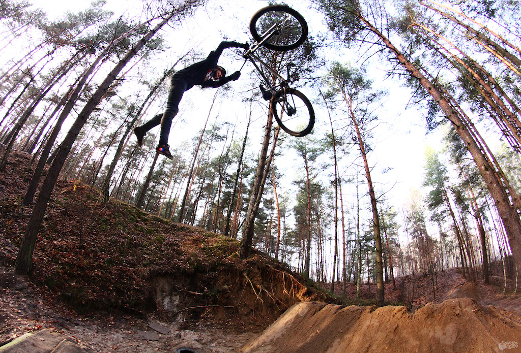 Paweł putting some style into a twhip. http://sheiffa.blogspot.com/