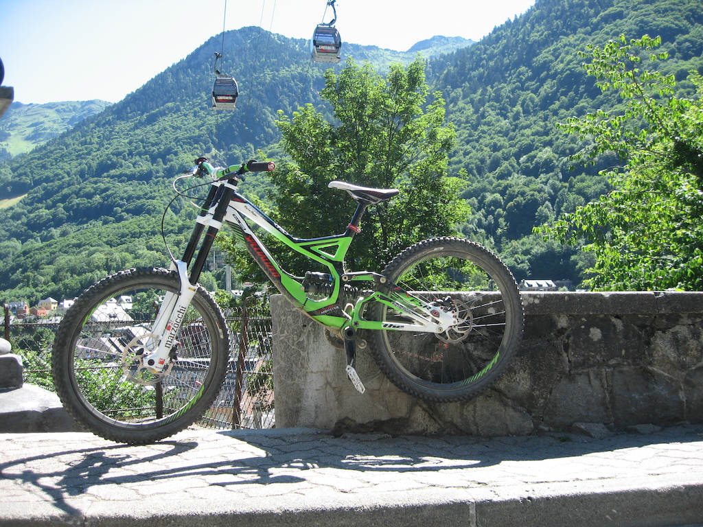 SPE DEMO 8I 2012
MARZOCCHI 888 RC3 EVO2 2012
FOX RC4 PREPA
AND MORE DETAILS...