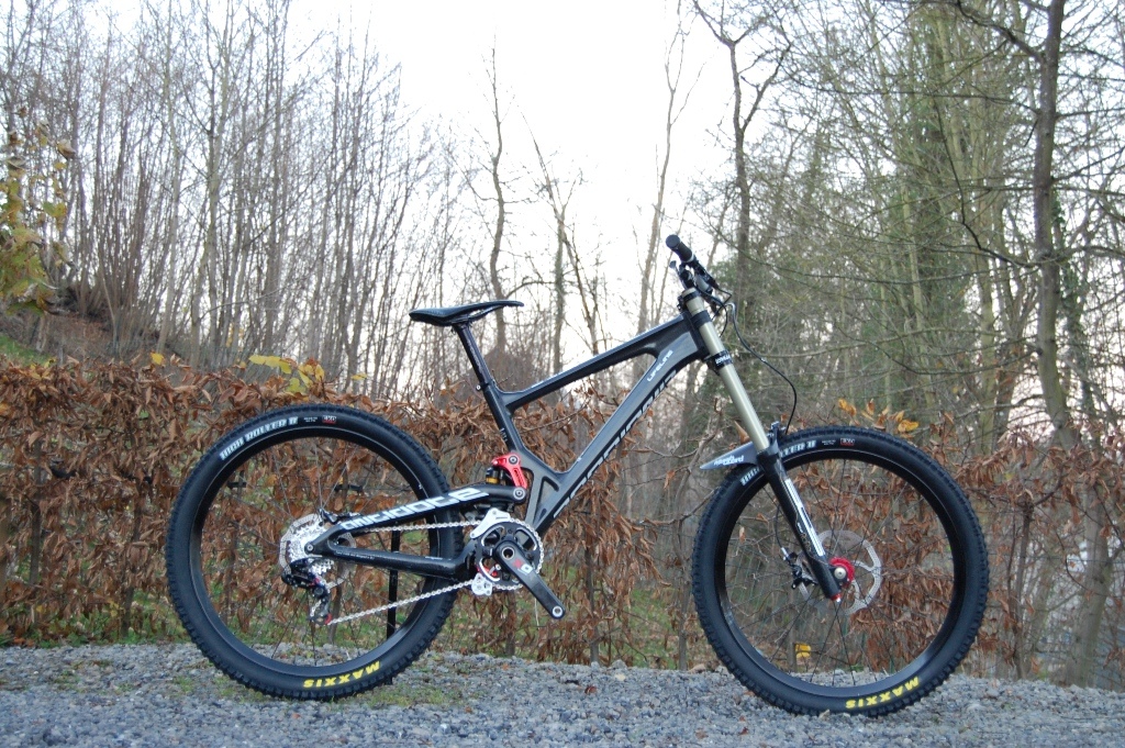 ANTIDOTE DH Full CARBON, BOS Idylle Rare AIR, ELGallo components, ShamanRacing, SRAM XO DH,....total: 14,780kg (w/out pedal)
