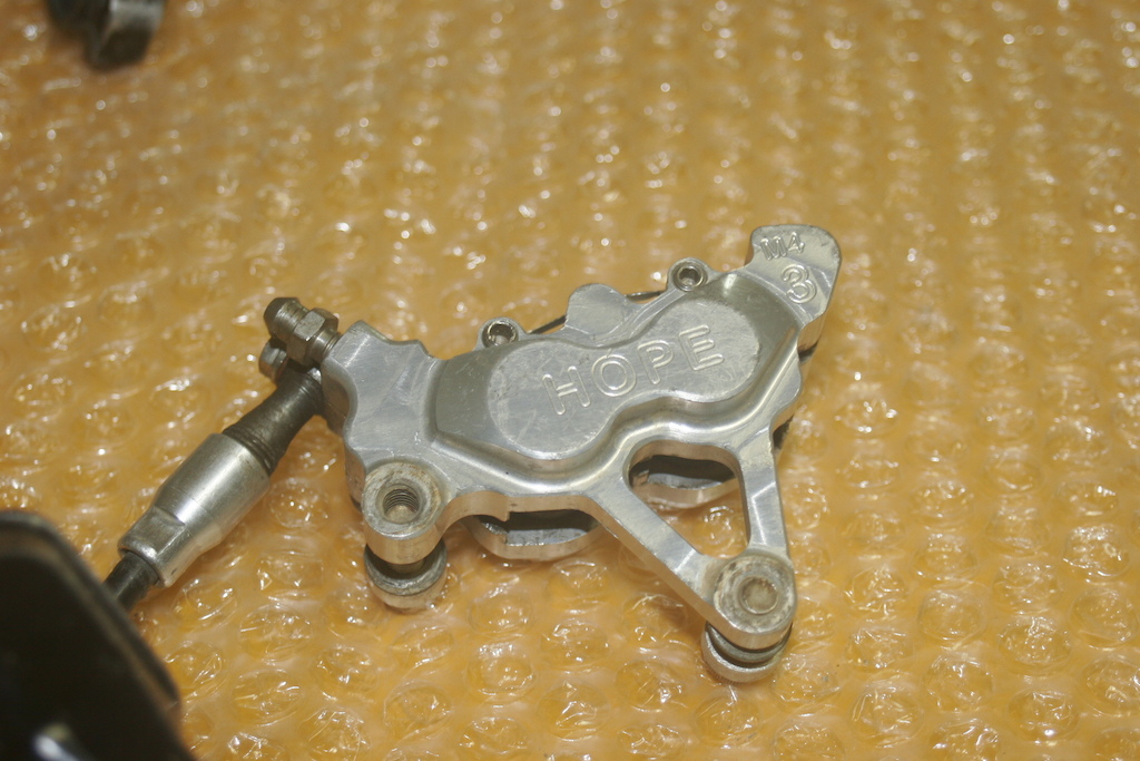 Rare!

Brakeset Hope M4 

Vendo por qualquer oferta

Precisa de revisão completa