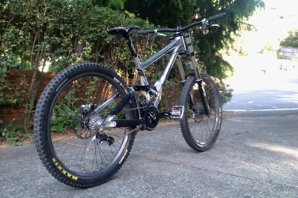 New frame! 2011 Banshee Legend MK2!