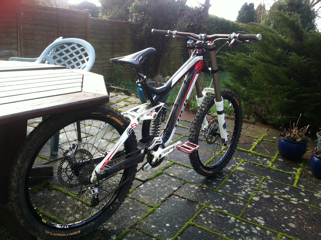 Trek Session 8 all ready to go for 2013 :D 
2010 40's 
Mavic EX721 on Pro 2's 
And Tech V2 brakes are this years changes