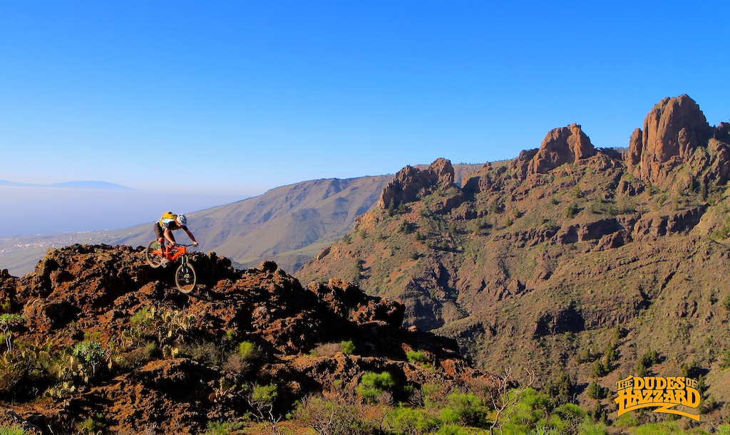 One of the many sweet pictures from the Dudes winter riding trip to some dry dusty conditions in tenerife.

Real nice.