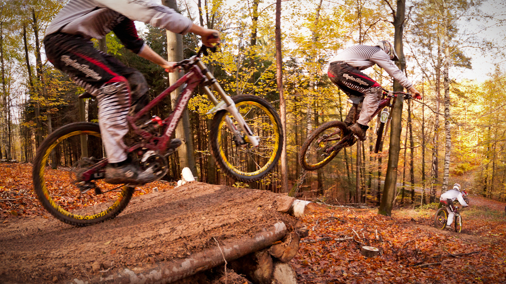 Video by Daniel Schua here: http://www.pinkbike.com/video/286199/
