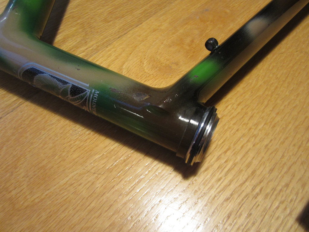 Oval top tube.