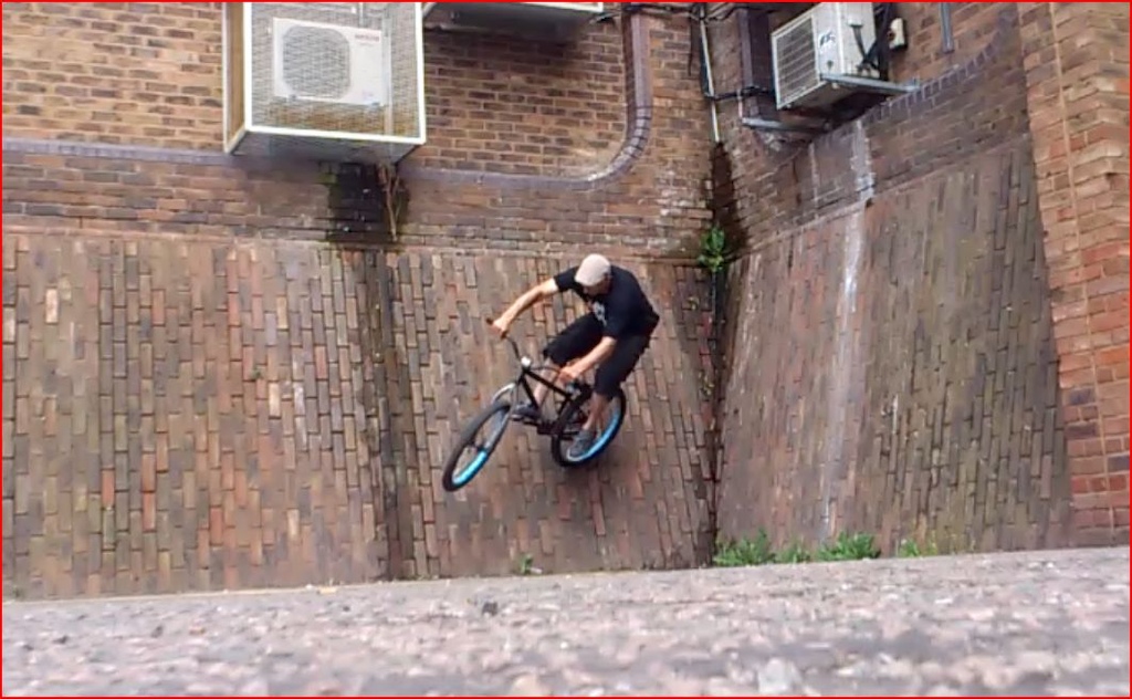 screen grab from footy hence the diabolical quality!

wall ride to wall ride