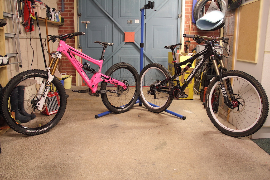 2012 Nukeproof Mega, Saint groupset and pedals, Renthal Bars and grips, Fox 36 Van R forks and Superstar AM wheelset with Slik Graphics
And Joezwls' 2012 Orange Patriot