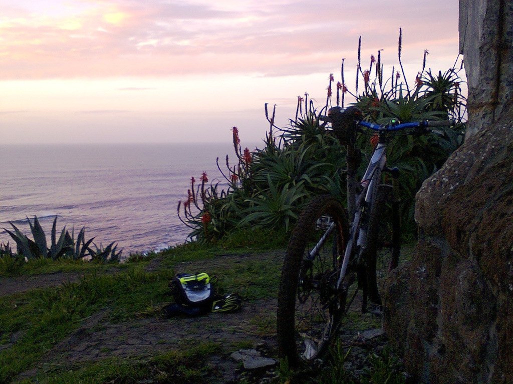 Pit stop para montar as luzes antes do regresso a casa.