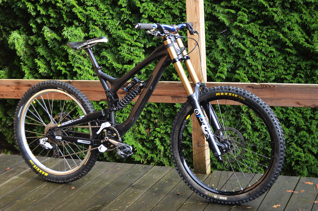 Stealth Black Intense 951 for sale. Bikes dont get much sweeter!