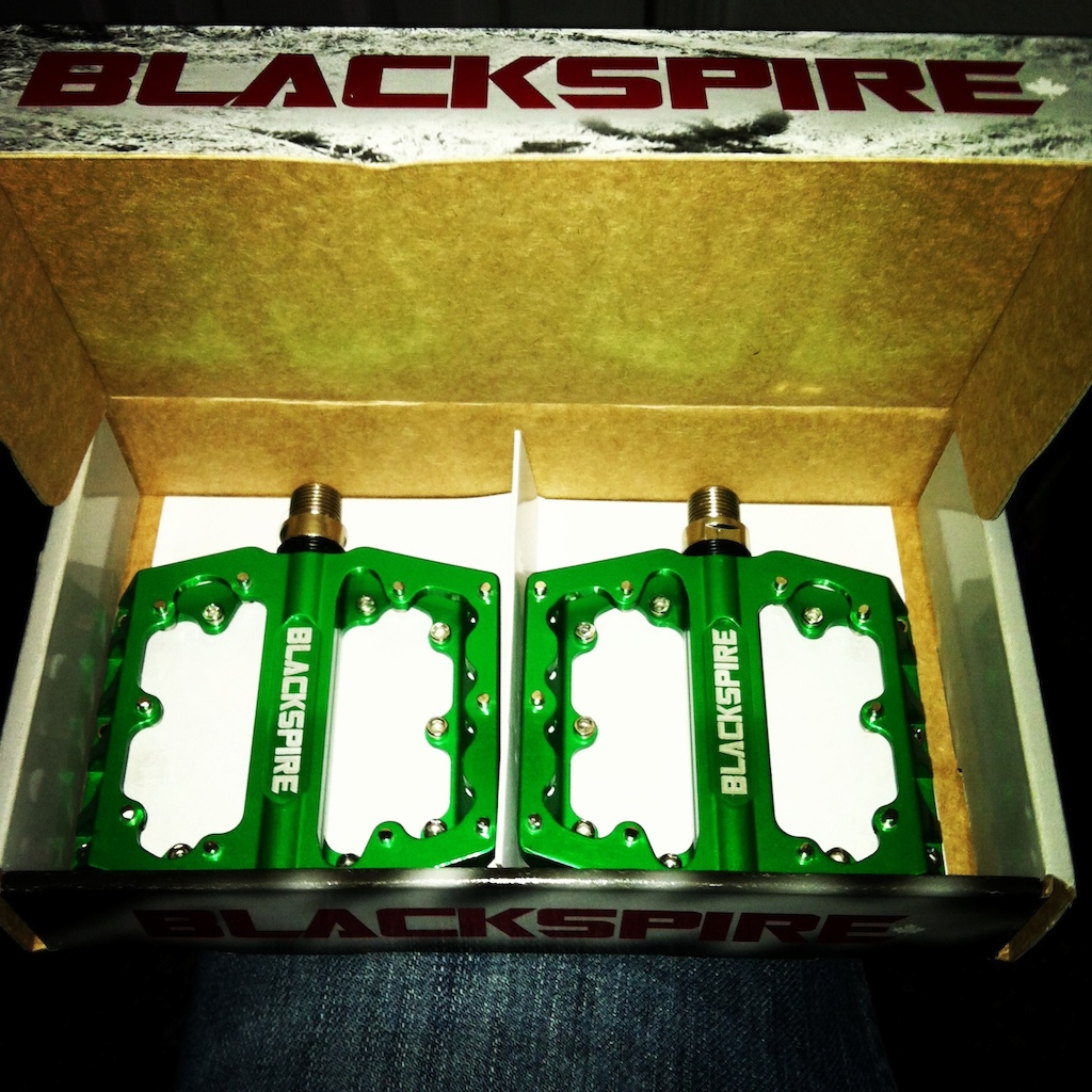 Blackspire SUB 4 pedals! Anodized green for the win!