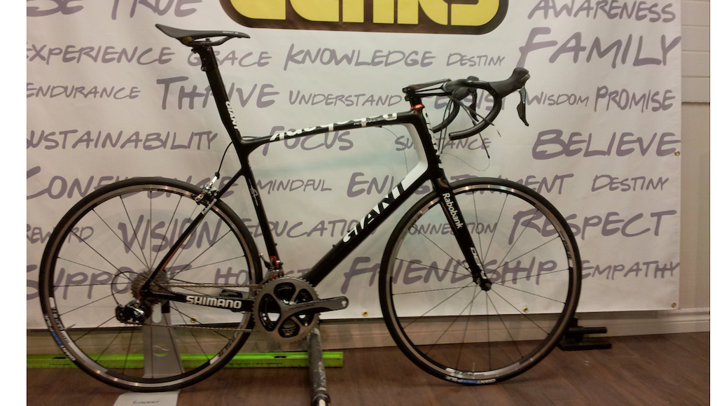 New projects in. She's a rare one. Giant stopped production with Rabobank folding and all. Me likey 

Changes to come