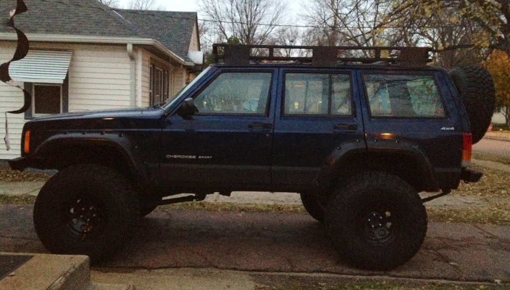 Back in a Jeep again.  Pretty excited to have something to wheel in again...and tinker with.  I love Jeeps and offroading just as much as bikin