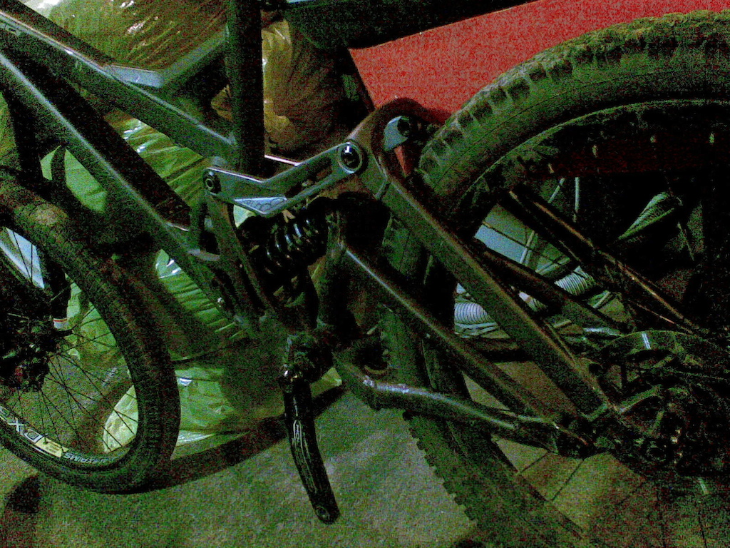 These photos are old, with the new fork its sweet. So willput up updated pics