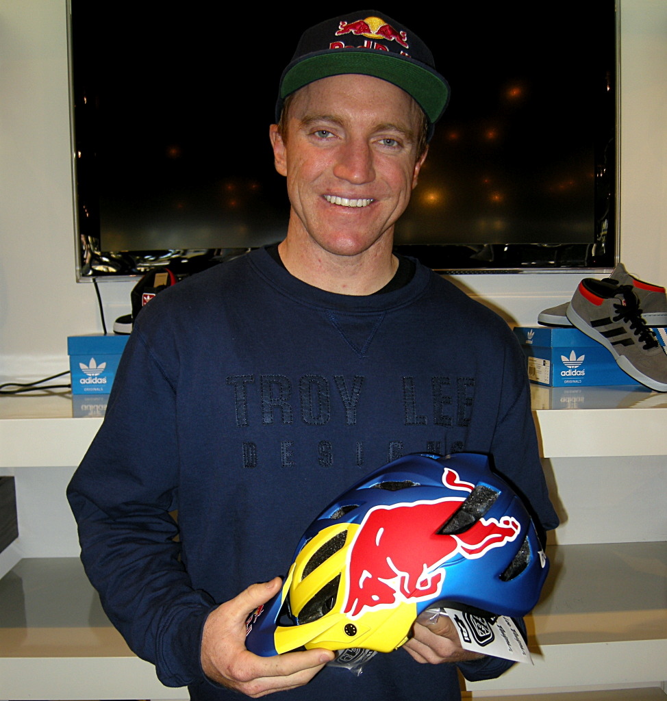 Aaron Gwin picks up his cultom painted Red Bull TLD A1 helmet