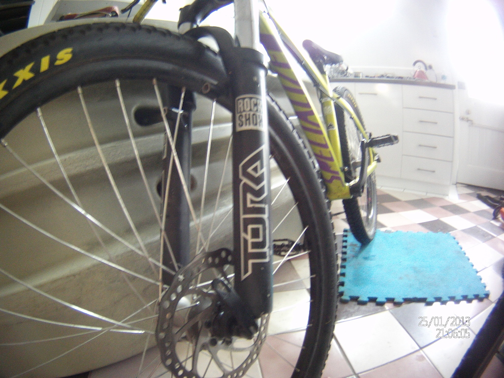 just a pic of my new rock shox toras heaps better than my old sr suntours. and they only cost 40 bucks