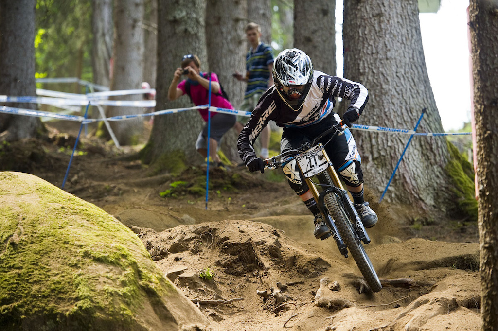 ____racing for the win in the Elite Finals at the 2012 UCI MTB World Cup in Val di Sole, Italy.