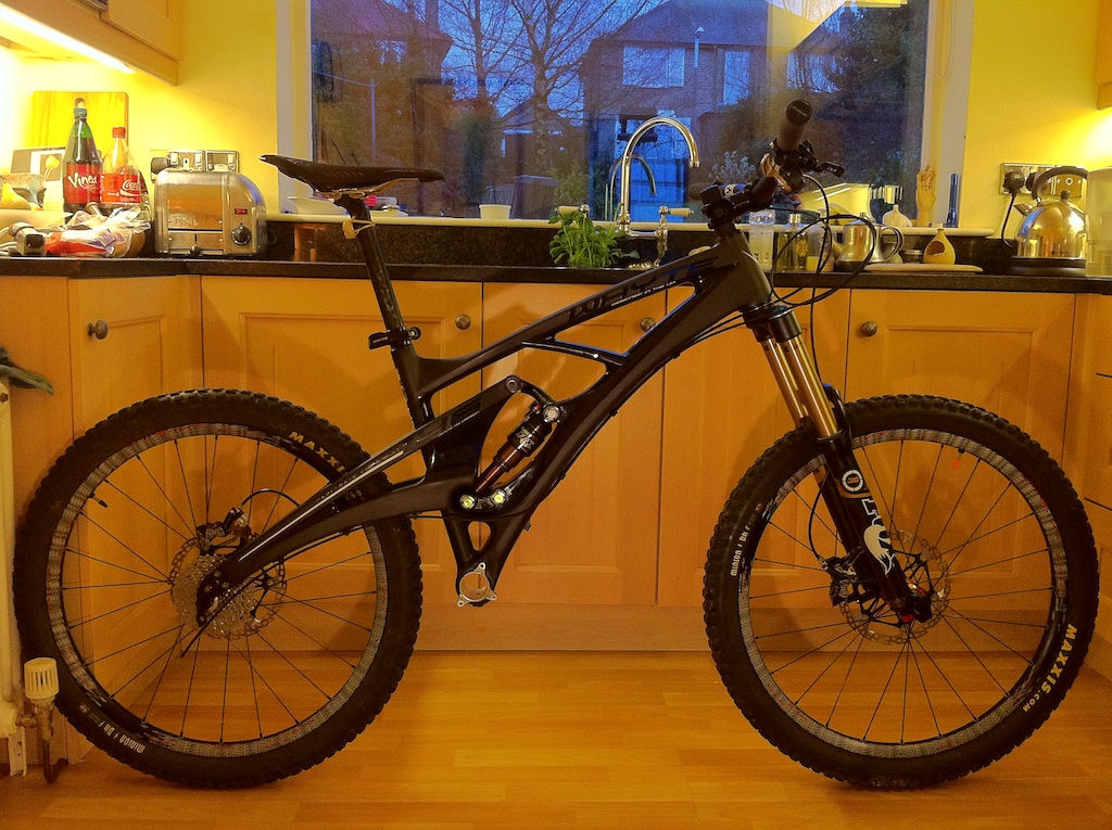 Whyte 146 build coming together nicely. Waiting on BB adapters to run XTR cranks. Thomson post also following