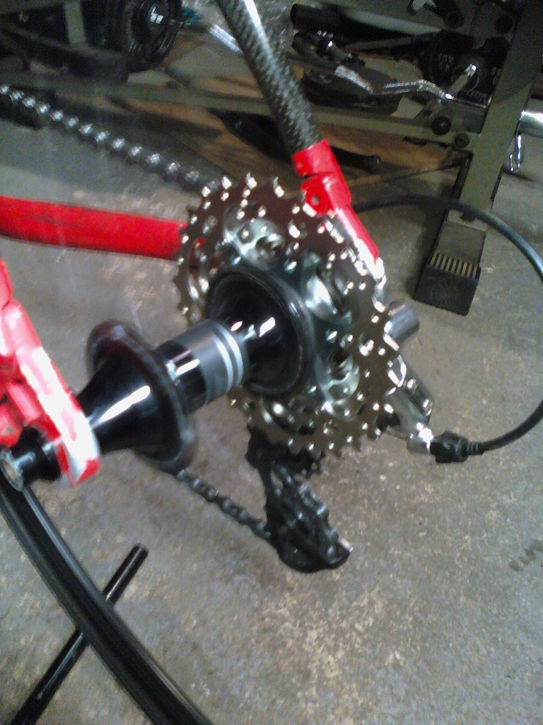 I put this new drivetrain on soo sparkling clean so i took this photo while the wheel is spinning for the hell of it.