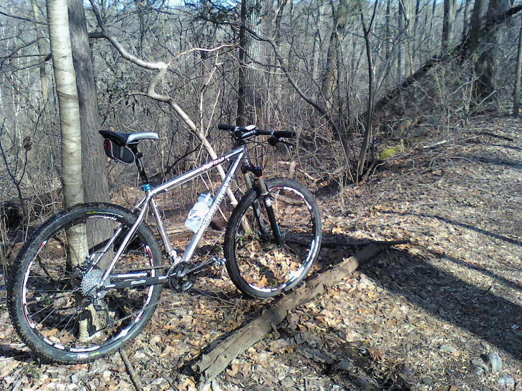 Today I rode the muddy park and to the Manayunk wall. Climbing the famed wall is not so hard on this bike went up it twice... Going down Ridge ave. I hit 38.5mph in top gear. Wissahikon has some great steep technical rocky root sections..