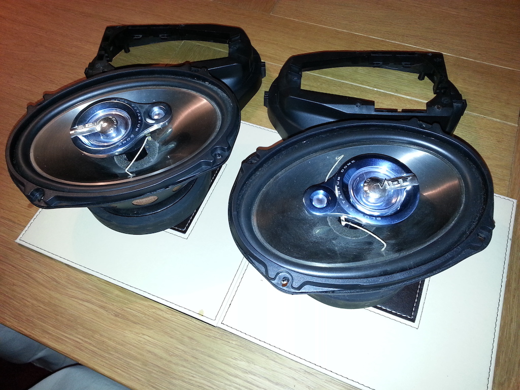 Vibe Sonic ST60 3 way 6x9 speakers and 13cm adapters.