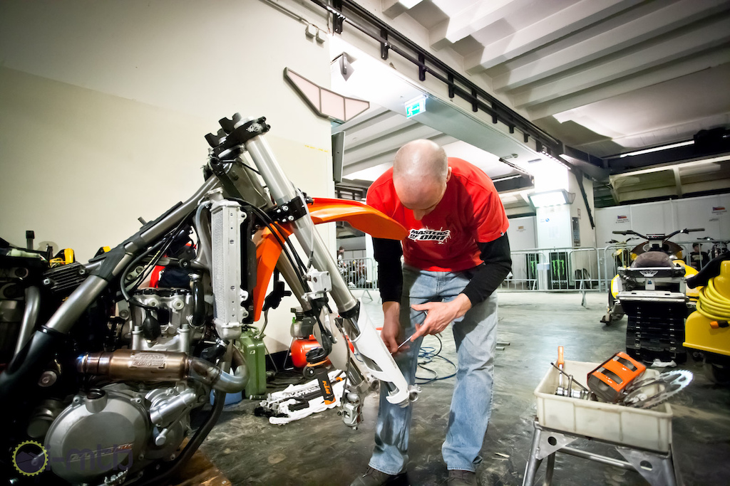 ktm mechanic