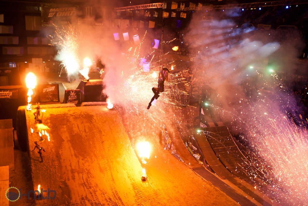 The opening is always spectacular with explosions, fireworks and bikes jumping in all directions.