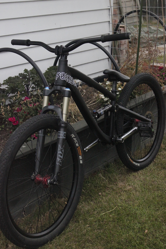 Dartmoor Shine, Fox 32 and RP23. Dartmoor Funky, Swing Low, ODI Longneck, Raider, Revolt pro and X-lite. Dartmoor Thorn Chrome and Primo Plastic pedal.

Fearless Cycles