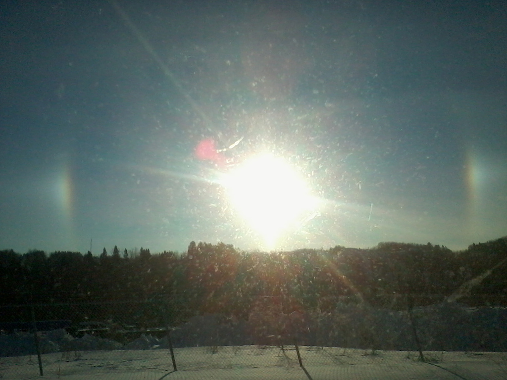 Camera: cellphone.. some SUN DOGS ;)
