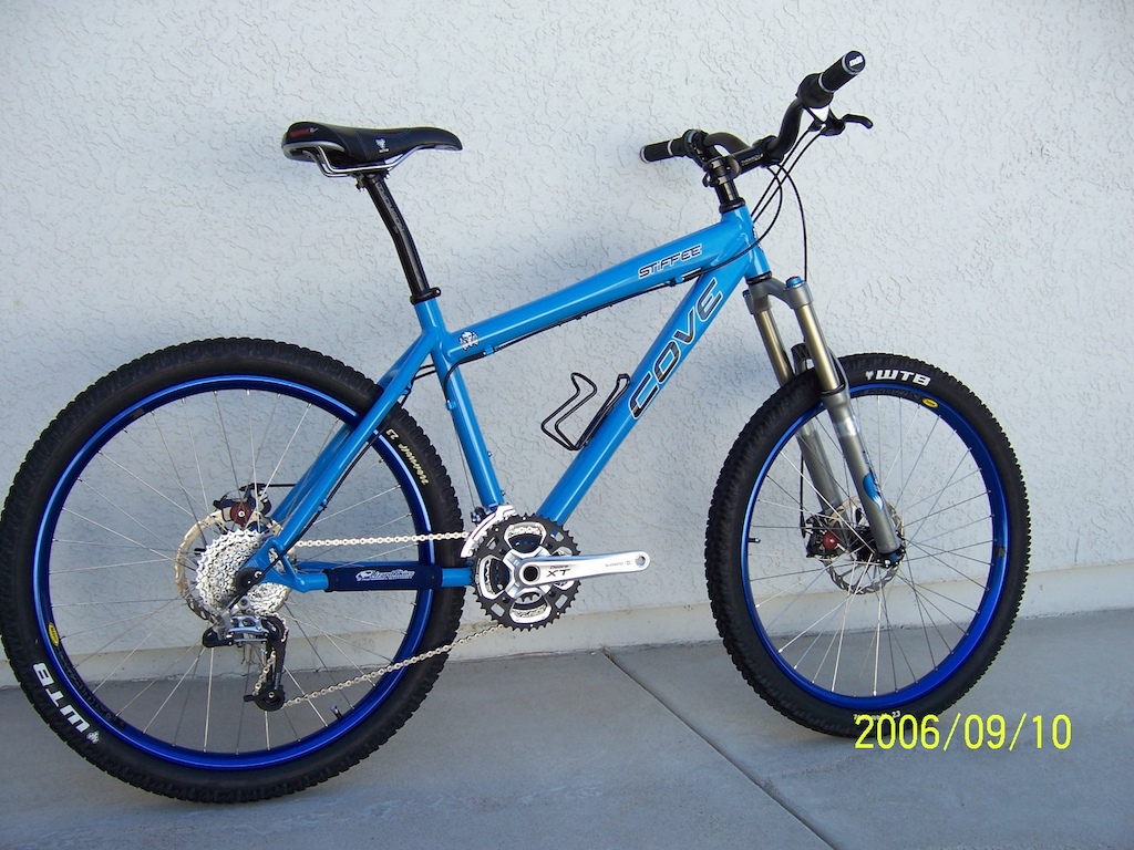 Complete side shot of completed bike. 2009 COVE Stiffe Free-Ride Hard-tail.