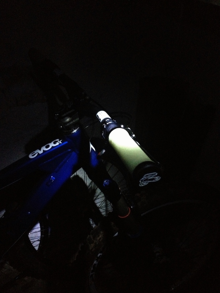 enve dh bars 
renthal Lock on grips