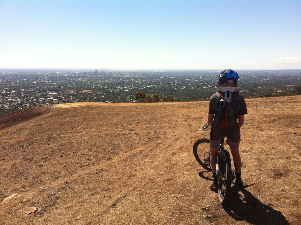 Just a few pics of me and a mate at the top of Brownhill Creek Hill about to shred down the recently burnt hill, no trails just pinning