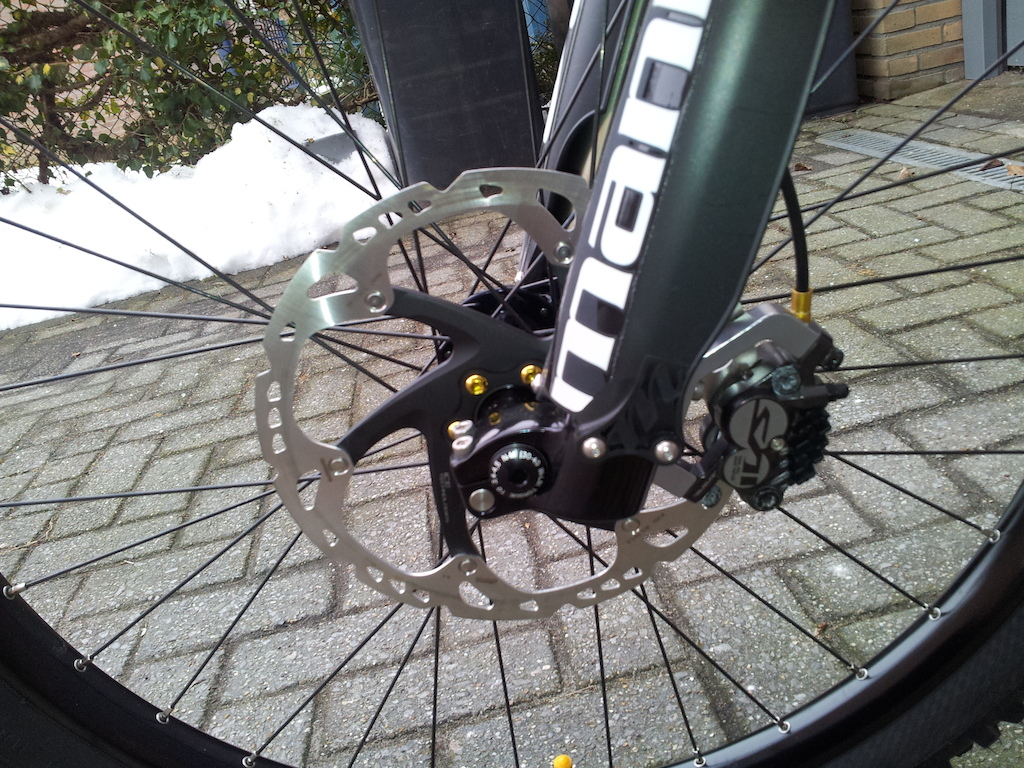Shimano saint 2013 brakes with rotors