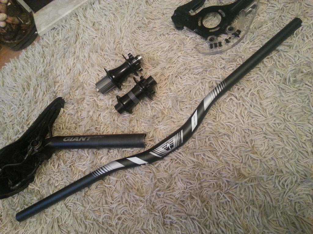 Specialized DH low-rise bar, 6061 alloy, 750mm wide, 8-degree backsweep, 6-degree upsweep, 31.8mm

Asking price - £40