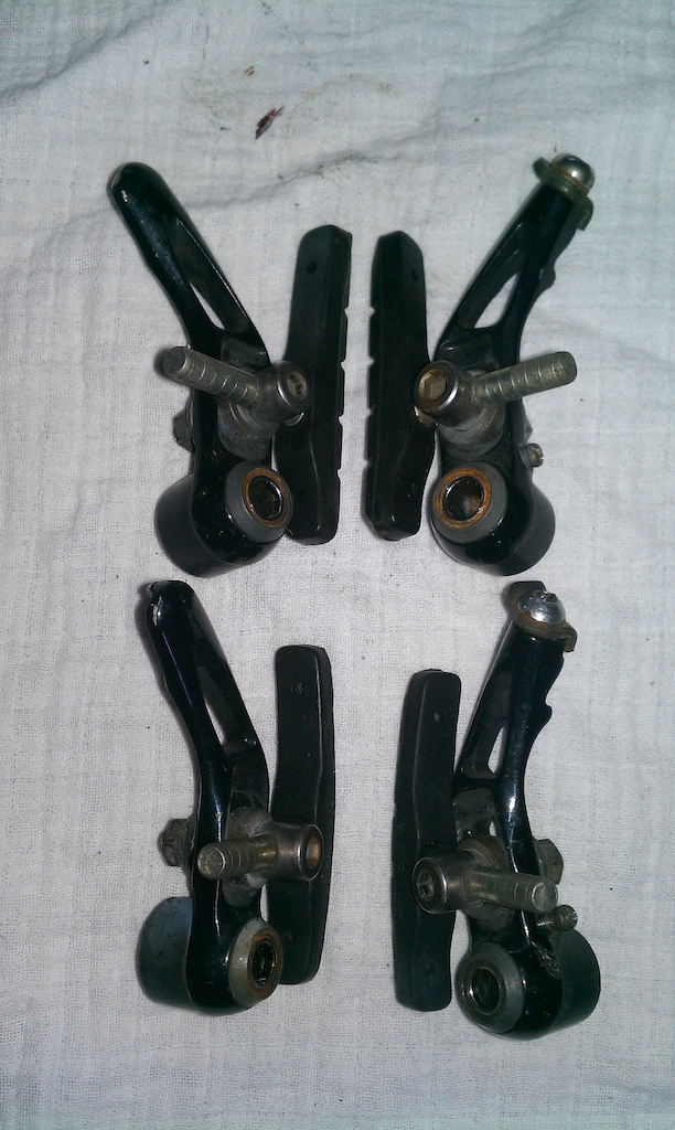 Deore LX M565 brakes(pads but no bolts)