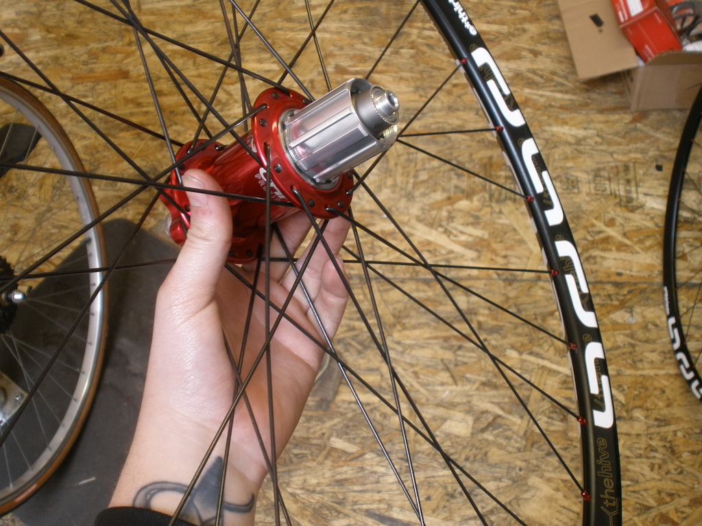 Wheel build for a co-worker. King hubs on TRS29 rims with Competition spokes and alloy nips. 1850g for the set.