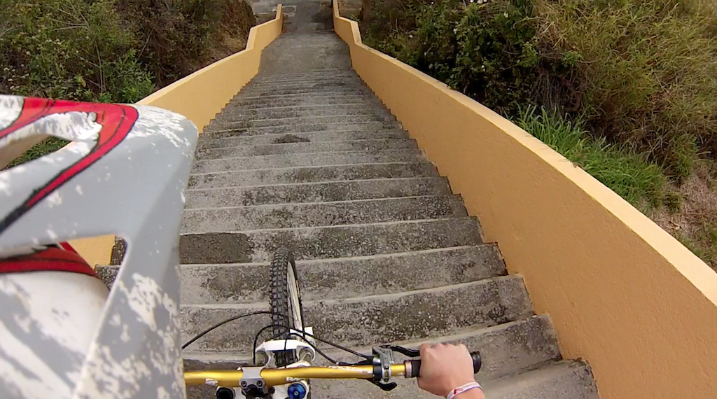 Pretty much my first ride with Osgood Schlatters, which doesn´t seem to cause pain when riding, what a better place than my old neighborhood at Monterrey !