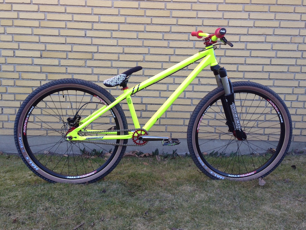 Identiti P66
Society xeno fork
Halo chaos wheelset
gusset components
straitline components