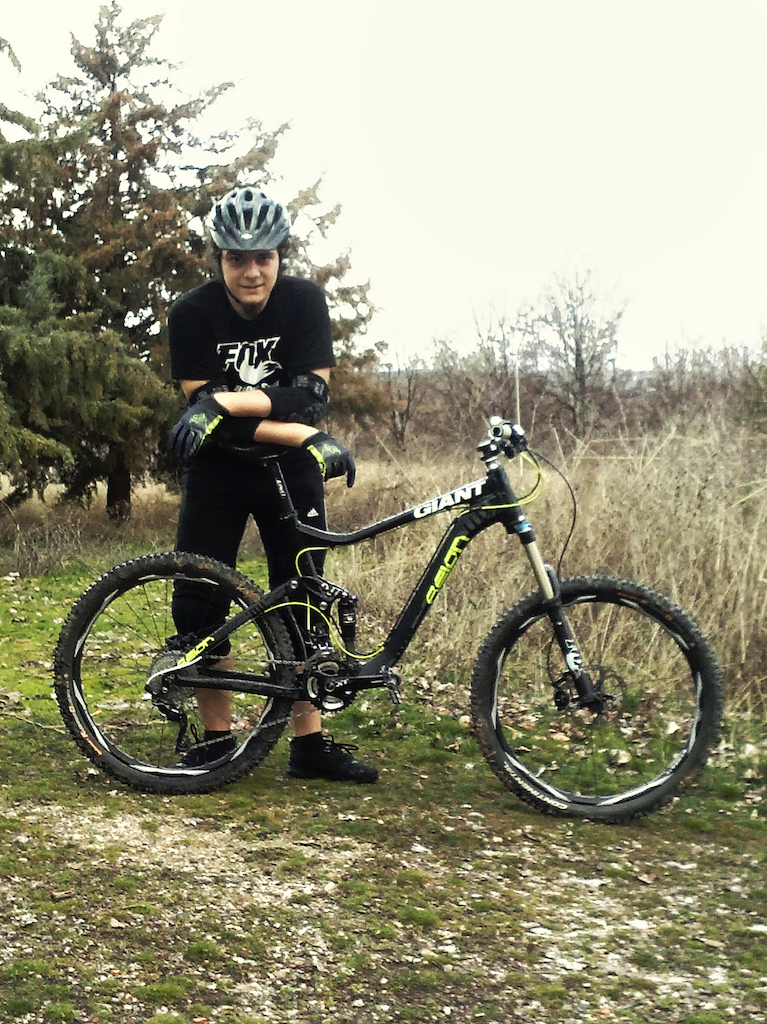 First photo of new bike, Giant Reign 0 Custom with full XT groupset.