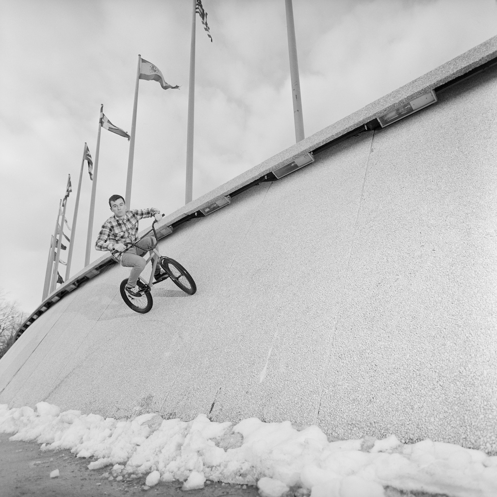 Wallride at Olympic Stadium

Bronica SQ-A
40mm f4
Ilford HP5+ (Hate this film)