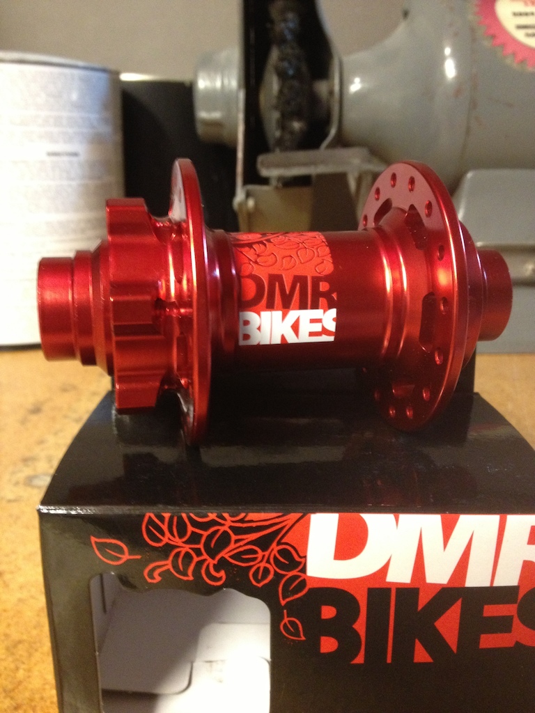 New DMR 20mm ano red hub