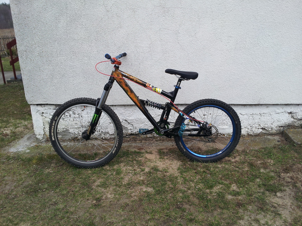 My bike finiseh in 90%.Domain , roco , cloud , truvativ , dartmoor , dc