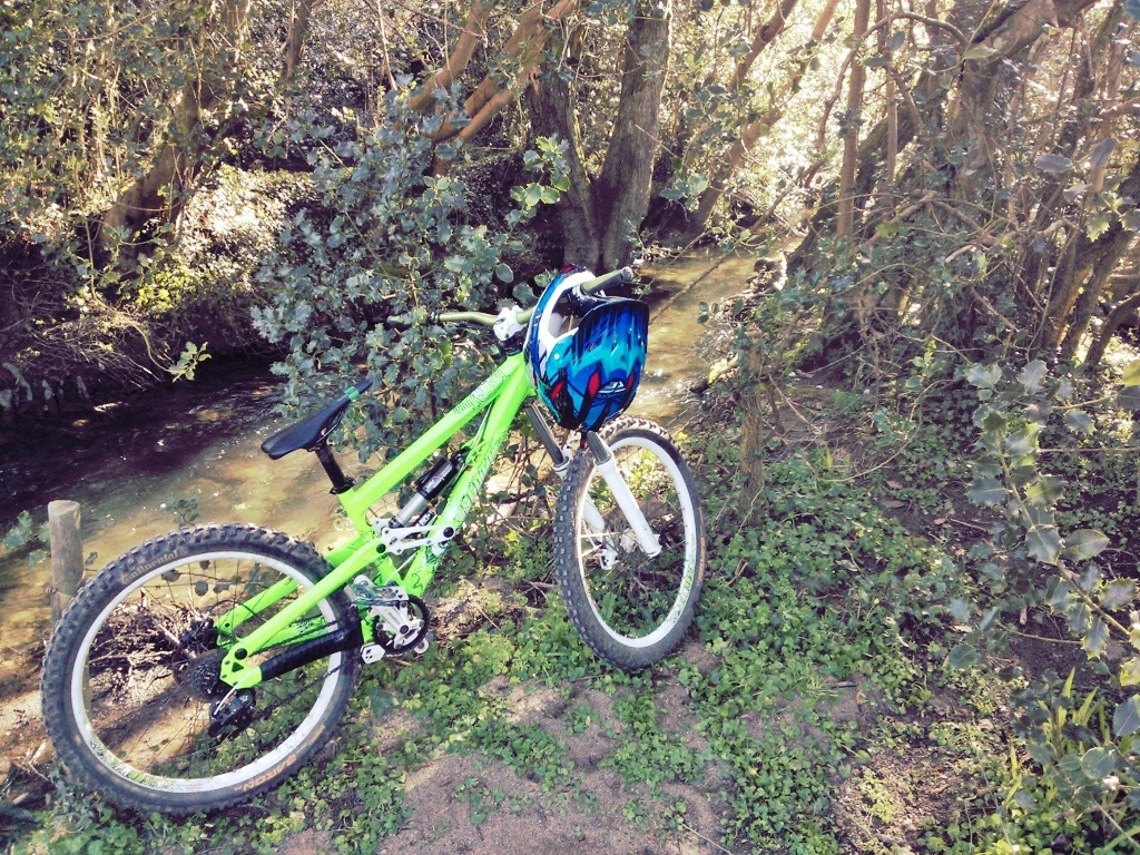 Voltage FR 20, New DB Air and chain stays