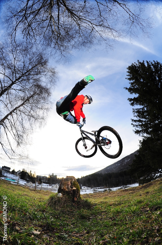 ninja whip
rider : yohan Triboulat
more : http://www.freestylair.fr/index.php/fr/
