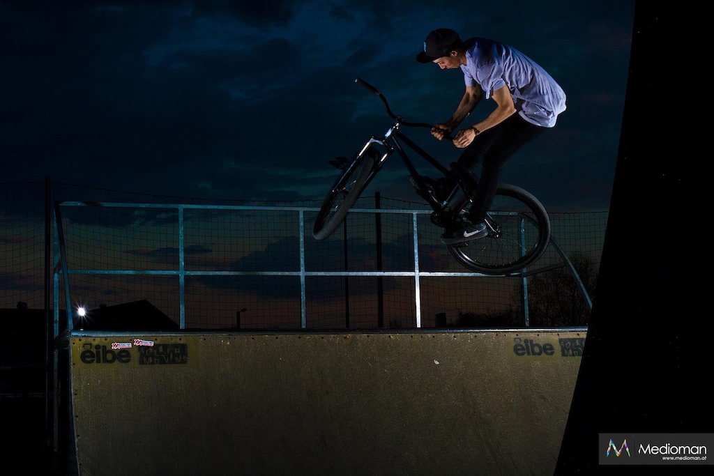 Barspin in front of the sunset