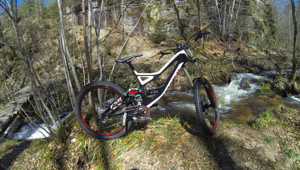 Specialized demo 8.1 2013 + Vivid AIR R2C