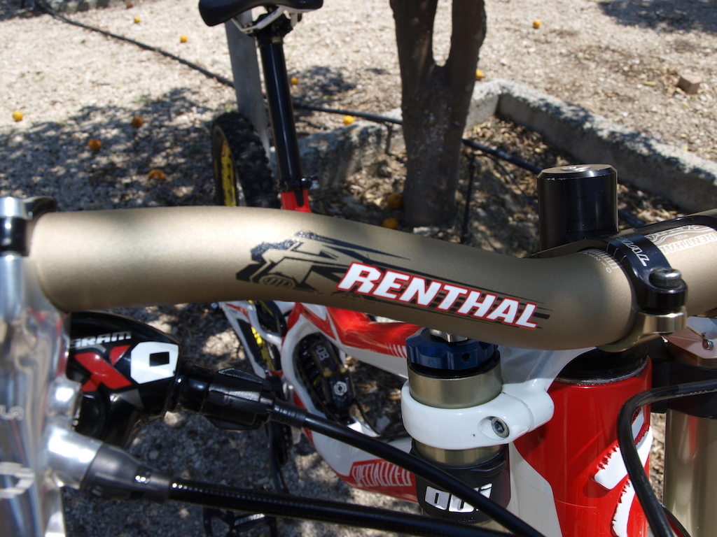 SPECIALIZED DEMO 8 II